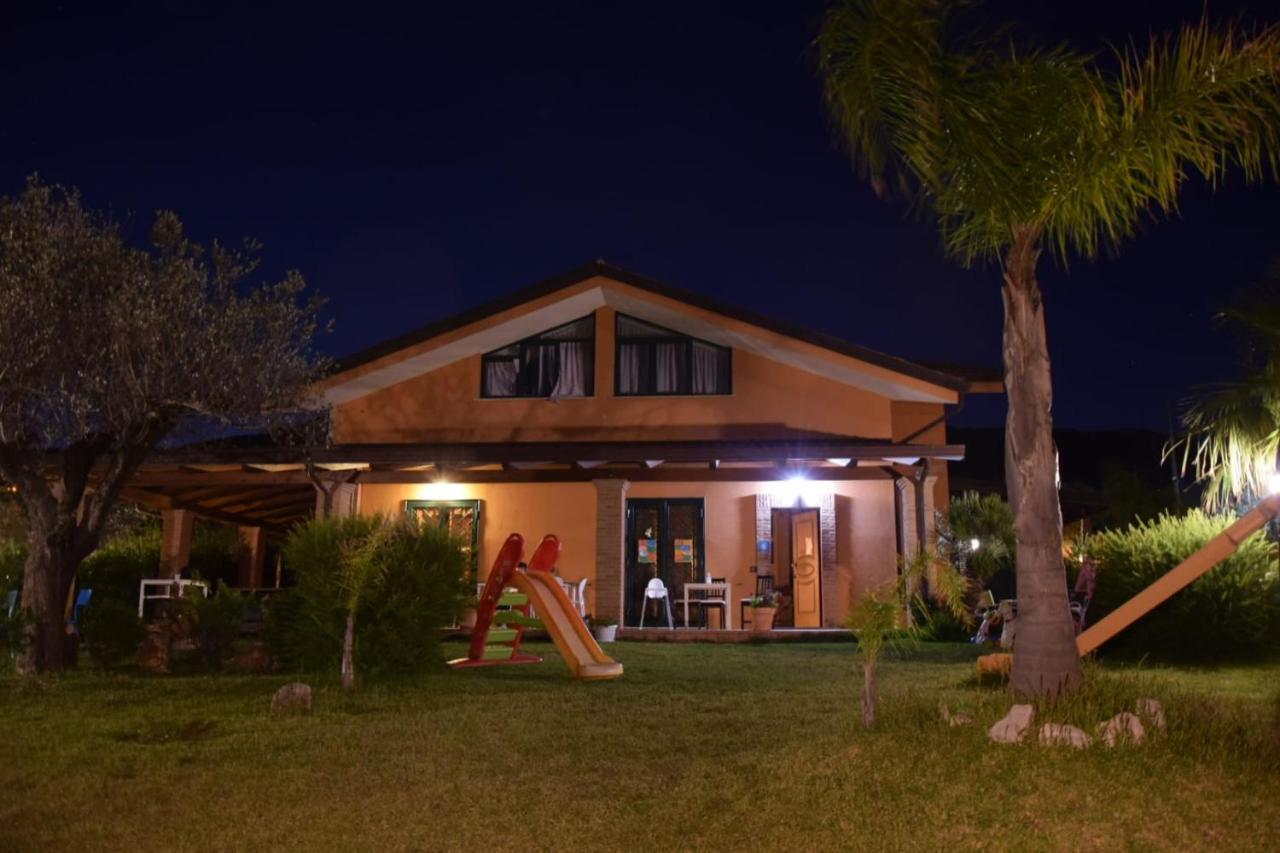 B&B Villa Molinari Restaurant E Baby Park Campagna Exteriér fotografie