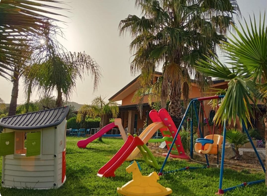 B&B Villa Molinari Restaurant E Baby Park Campagna Exteriér fotografie